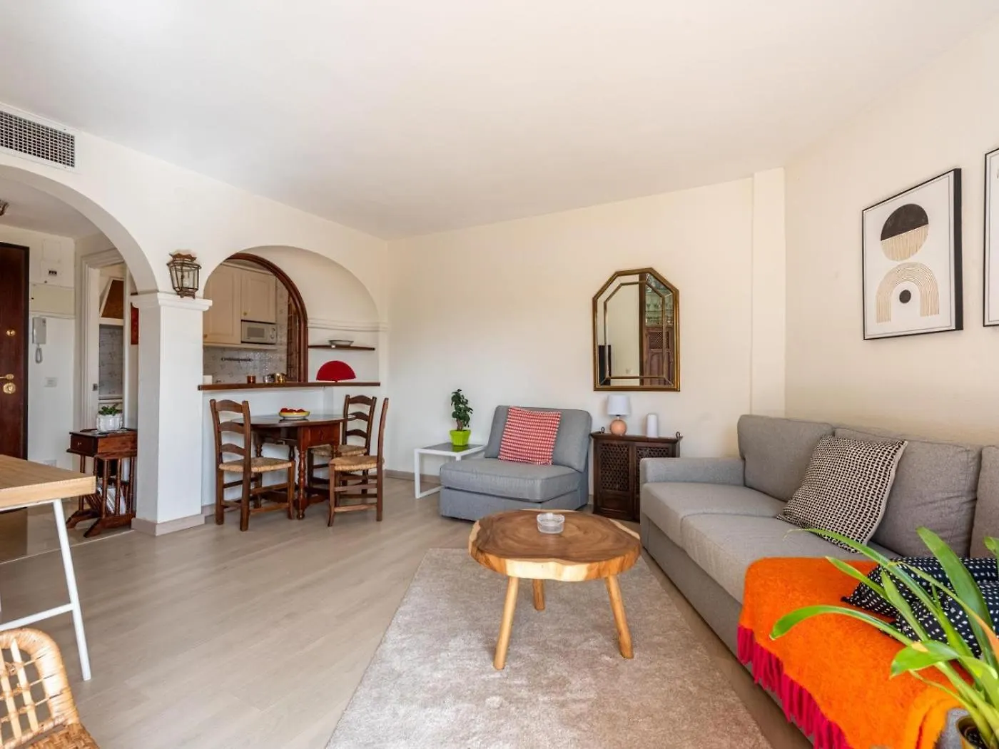 Atalaya Charming 1 Bedroom Apartment 에스테포나