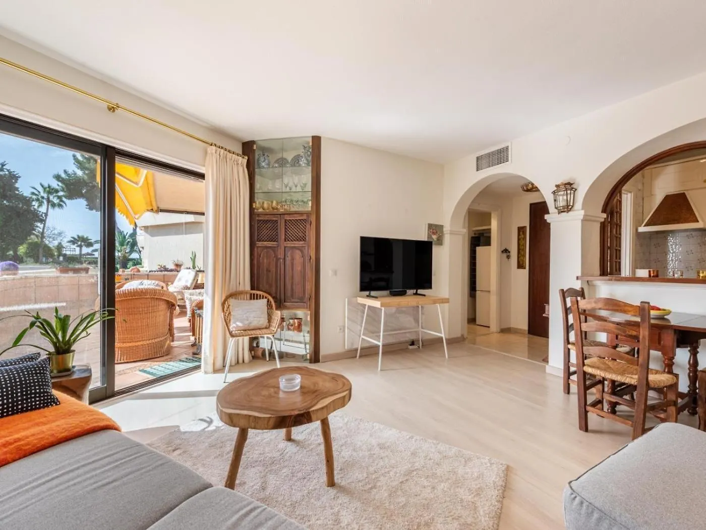 Atalaya Charming 1 Bedroom Apartment 에스테포나